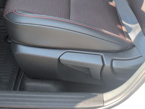 Used 2025 Nissan Kicks SR FWD image 40