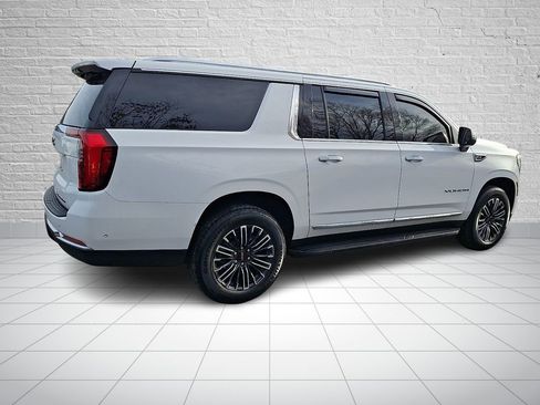 Used 2025 GMC Yukon XL Elevation image 5