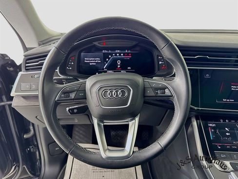Used 2022 Audi Q8 Premium w/ Convenience Package image 12