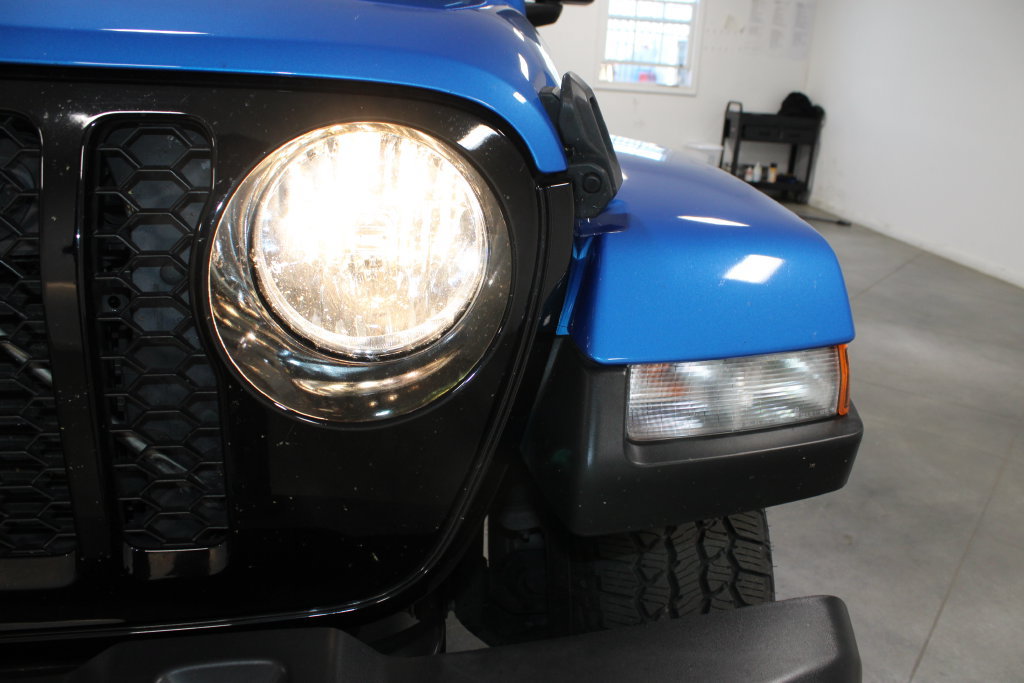 Used 2022 Jeep Gladiator Sport AWD/4WD image 13