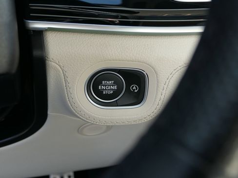 Used 2024 Mercedes-Benz GLS 580 4MATIC image 24