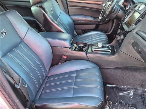 Used 2015 Chrysler 300 S RWD image 20