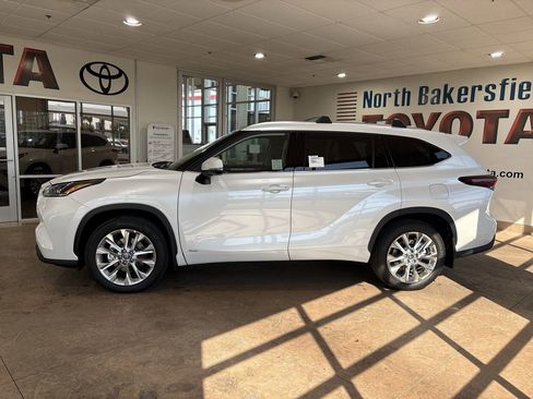 New 2026 Toyota Highlander Limited image 7