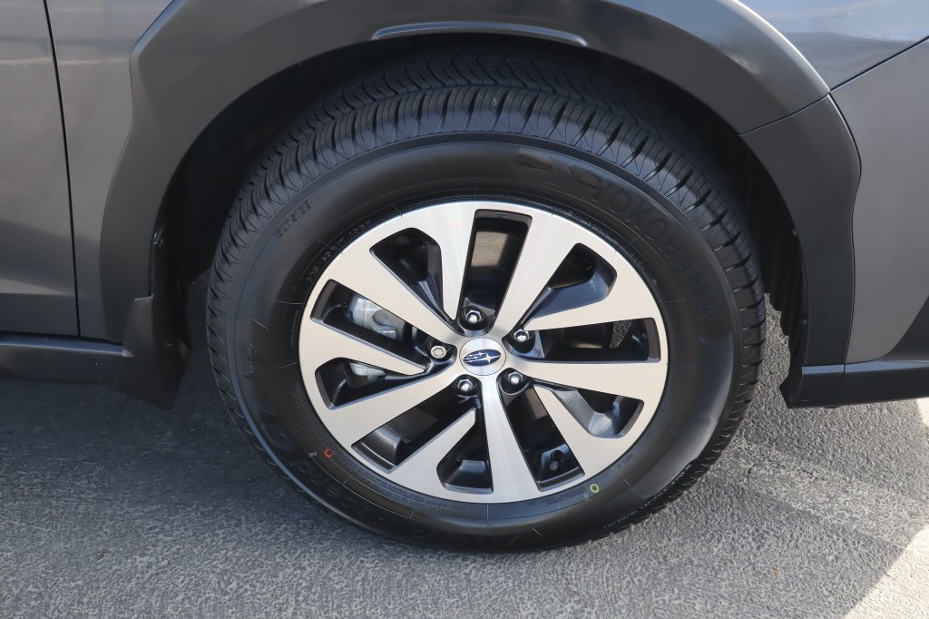 Used 2025 Subaru Outback Premium AWD/4WD image 10