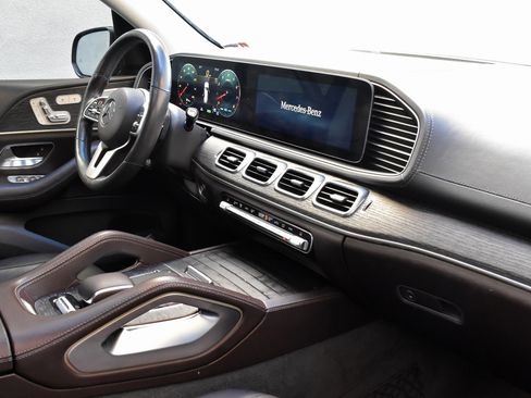 Used 2020 Mercedes-Benz GLS 450 4MATIC image 29