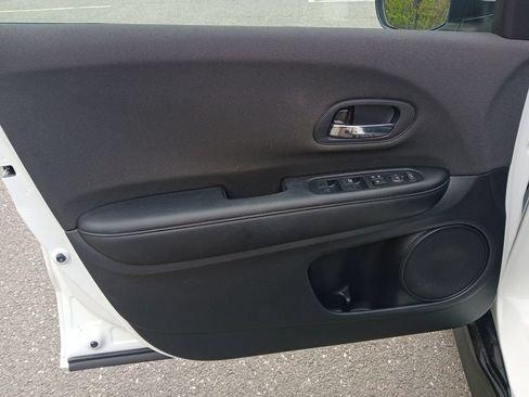 Used 2022 Honda HR-V Sport image 11