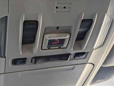 Used 2020 Toyota Highlander XLE image 16