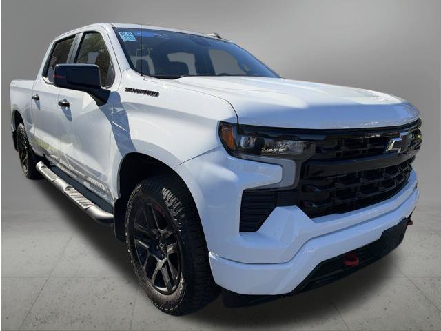 Used 2023 Chevrolet Silverado 1500 RST w/ Redline Edition AWD/4WD image 3