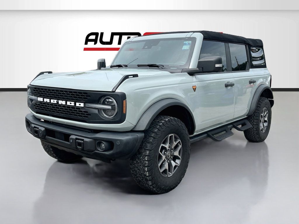 Used 2023 Ford Bronco Badlands AWD/4WD image 3