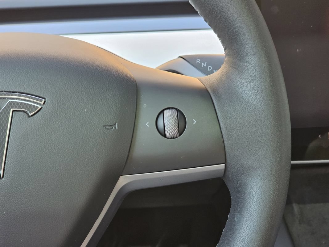 Used 2022 Tesla Model Y Performance AWD/4WD image 25