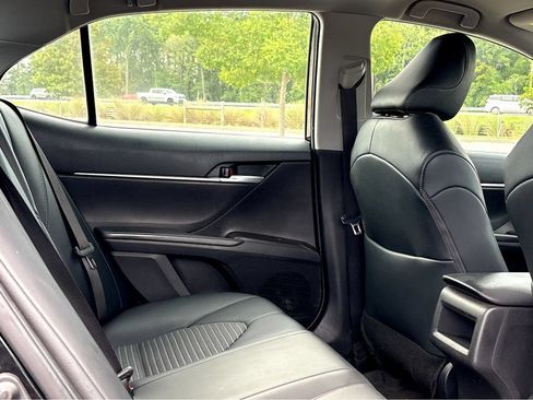 Used 2023 Toyota Camry SE FWD image 11