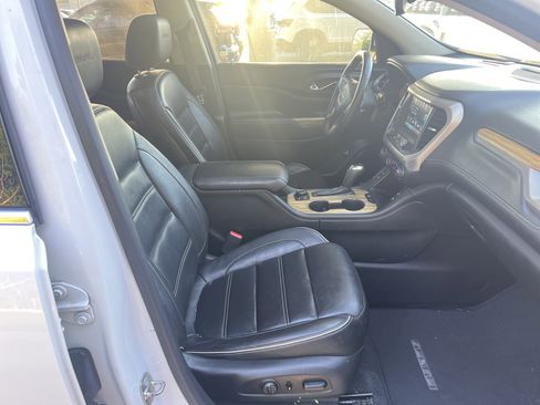 Used 2017 GMC Acadia Denali w/ Technology Package FWD image 27