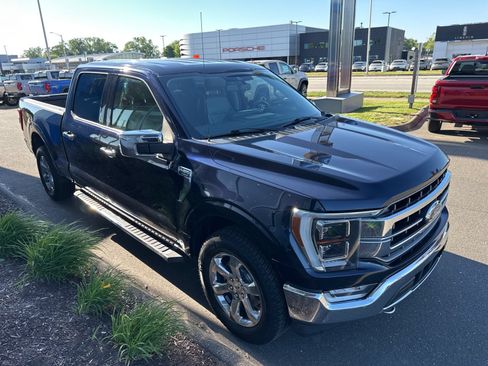 Used 2021 Ford F150 Lariat w/ Equipment Group 502A High AWD/4WD image 3