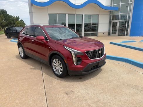 Used 2019 Cadillac XT4 Luxury FWD image 2