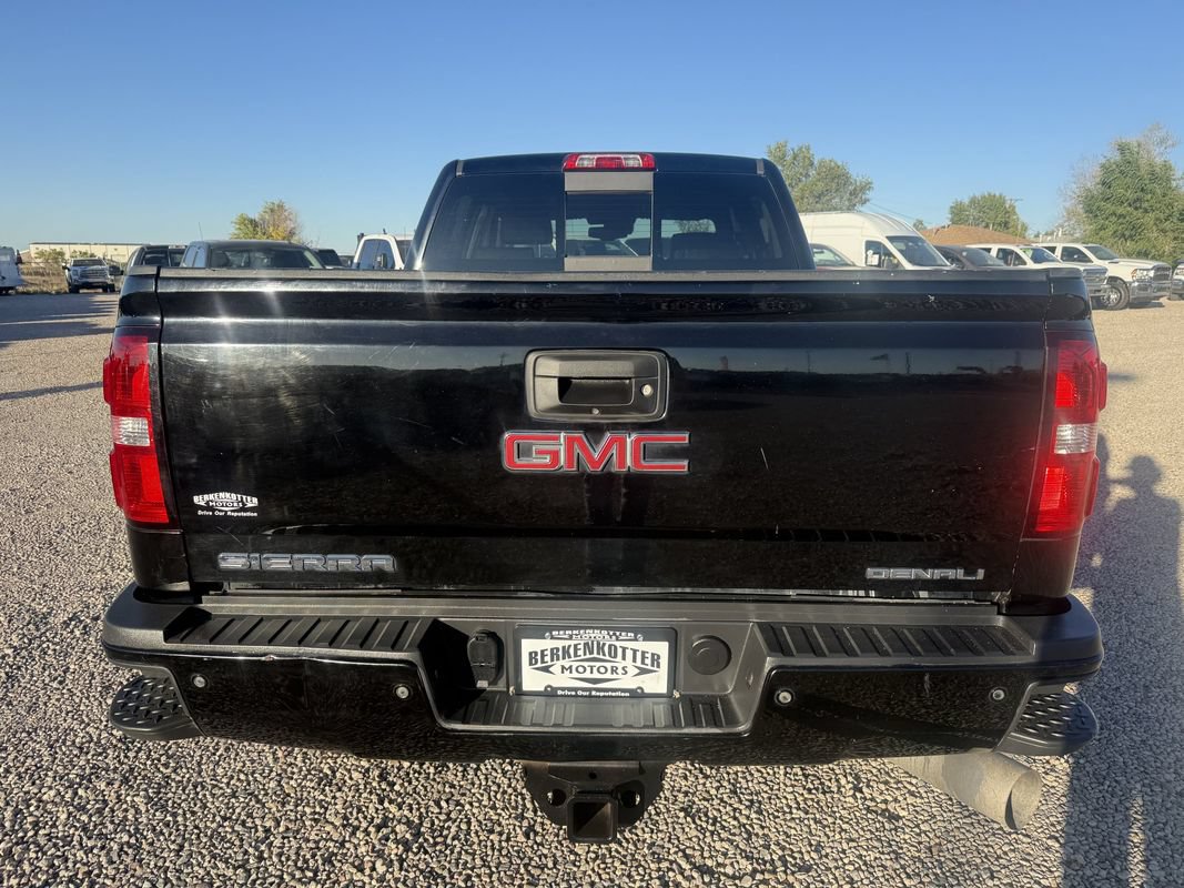 Used 2015 GMC Sierra 2500 Denali w/ Duramax Plus Package AWD/4WD image 6