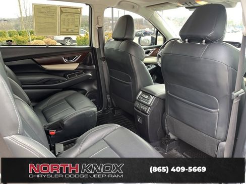 Used 2022 Subaru Ascent Touring image 27