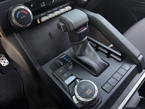 Used 2025 Toyota Tacoma TRD Sport AWD/4WD image 22