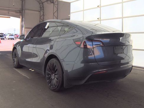 Used 2023 Tesla Model Y Long Range image 6