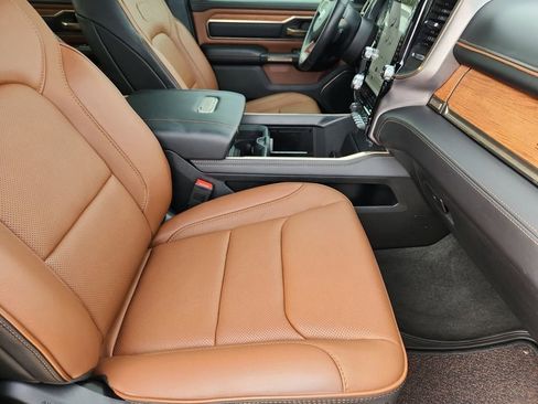 Used 2023 RAM 1500 Limited w/ Body Color Bumper Group image 15