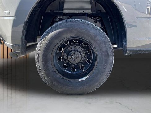 New 2026 RAM 3500 Laramie AWD/4WD image 36