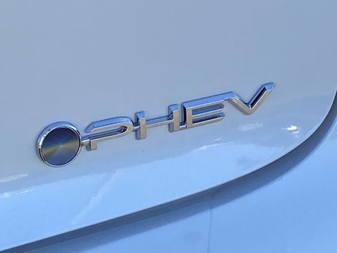 Used 2026 Toyota Prius Plug-In Hybrid image 5