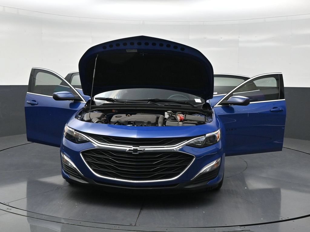 Used 2023 Chevrolet Malibu RS FWD image 34