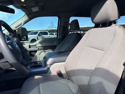 Used 2022 Ford F250 XLT w/ Black Appearance Package image 9