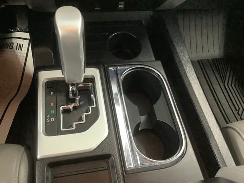 Used 2019 Toyota Tundra Limited w/ Limited Premium Package image 17