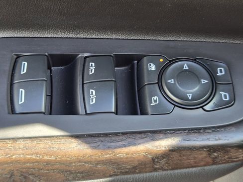 Used 2021 GMC Acadia Denali w/ GMC Pro Grade Package image 21