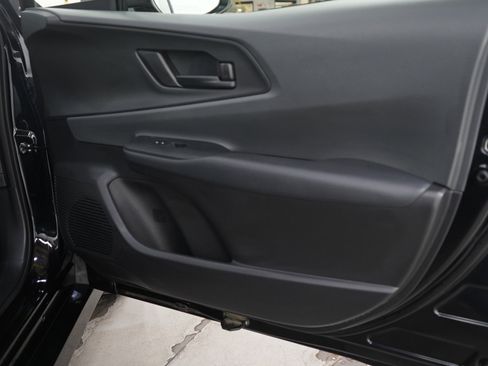 Used 2025 Toyota Prius LE image 9