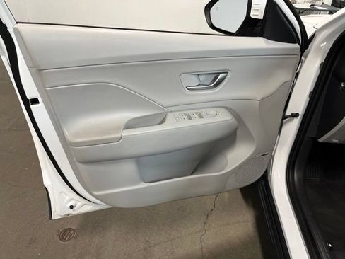 Used 2024 Hyundai Kona Limited FWD image 24