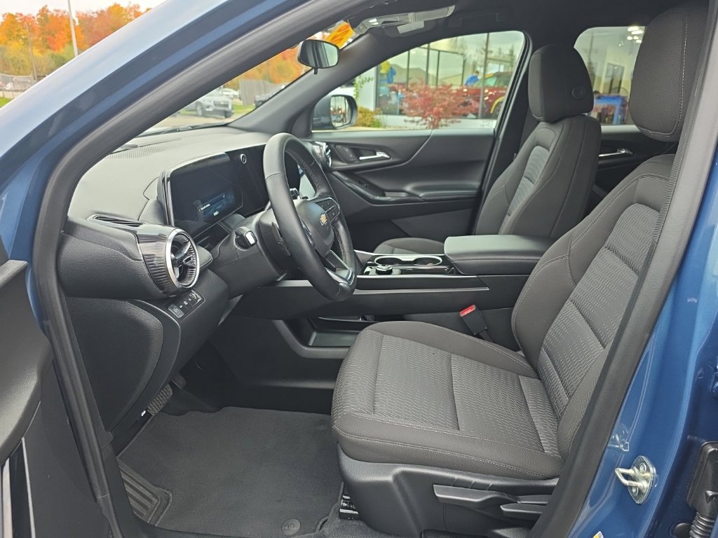 Used 2026 Chevrolet Equinox LT AWD/4WD image 21
