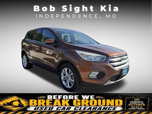 Used 2017 Ford Escape SE AWD/4WD image 14