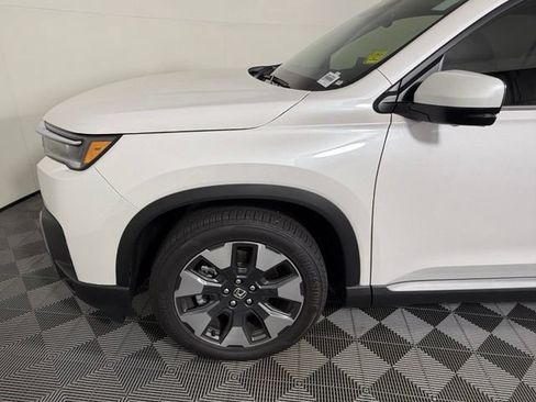 Used 2026 Honda Pilot Elite image 12