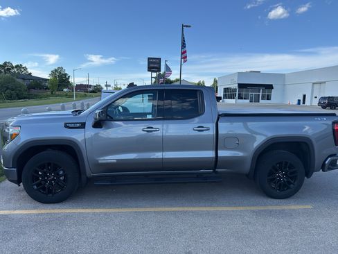 Used 2020 GMC Sierra 1500 Elevation w/ Elevation Value Package AWD/4WD image 4