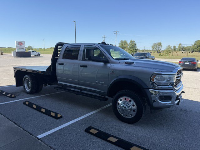 Used 2022 RAM 5500 Tradesman w/ Chrome Appearance Group AWD/4WD image 3