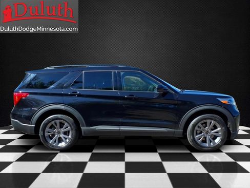 Used 2022 Ford Explorer XLT w/ Equipment Group 202A AWD/4WD image 6
