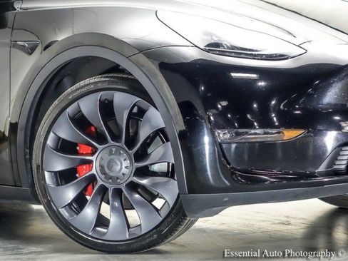 Used 2024 Tesla Model Y Performance AWD/4WD image 3