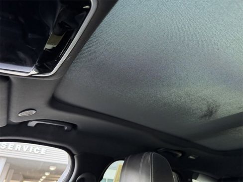 Used 2021 Land Rover Range Rover Velar S image 15