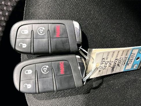 Used 2019 Jeep Renegade Latitude w/ Cold Weather Group image 36