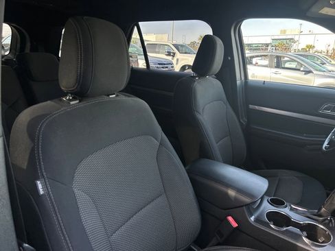 Used 2018 Ford Explorer XLT w/ Equipment Group 201A image 13