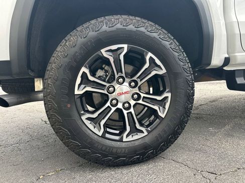 Used 2025 GMC Canyon AT4 w/ AT4 Premium Package image 18