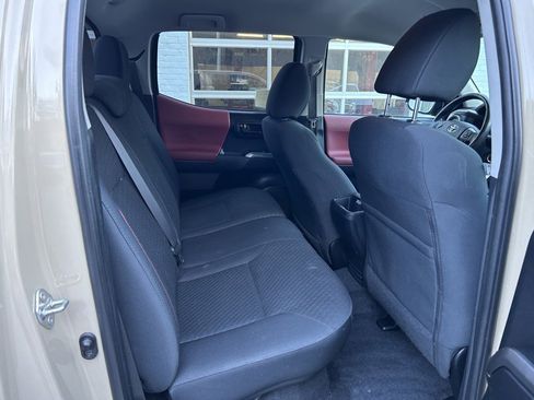 Used 2020 Toyota Tacoma DOUBLE CAB image 21
