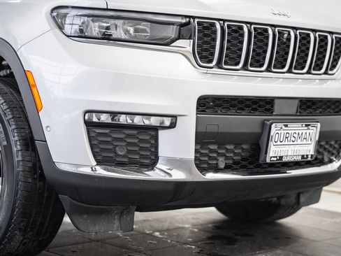 Used 2024 Jeep Grand Cherokee L Limited w/ Luxury Tech Group II image 17