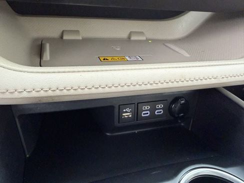 Used 2023 Toyota Highlander XLE image 21