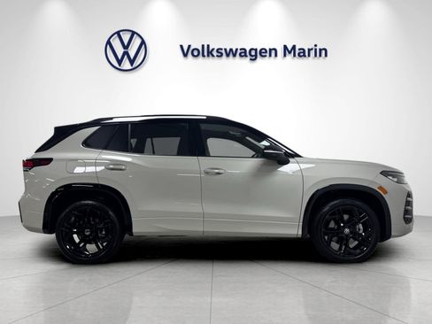 New 2026 Volkswagen Tiguan SE R-Line AWD/4WD image 6