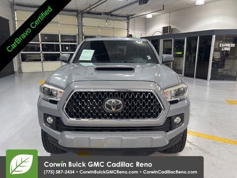 Used 2019 Toyota Tacoma TRD Sport AWD/4WD image 2