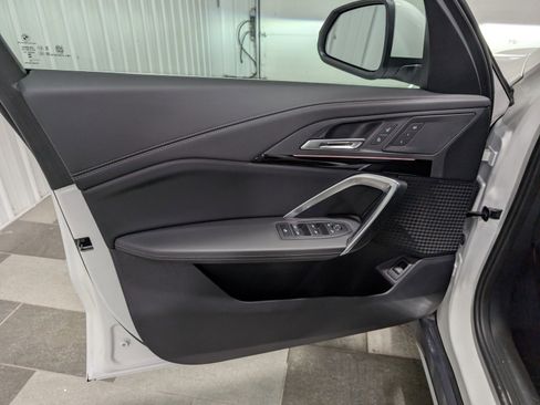 Used 2025 BMW X1 xDrive28i image 12