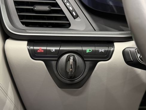 Certified 2022 Porsche 911 Targa 4S image 47