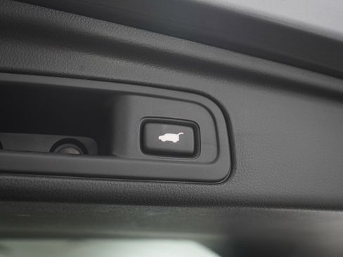 Used 2017 Honda Pilot Touring image 12